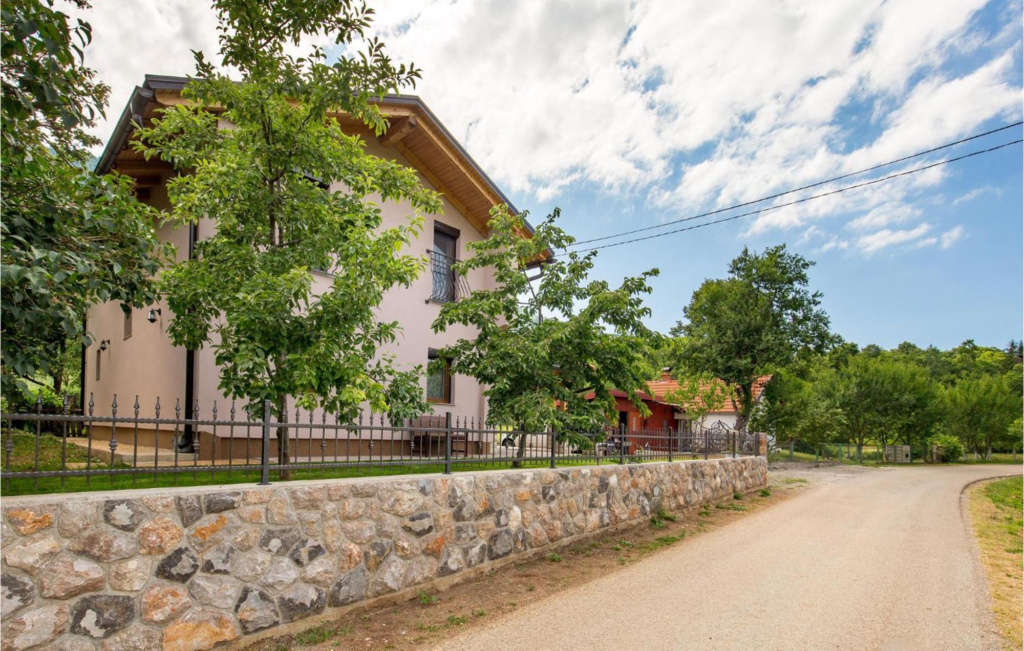 Amazing Home In Vrzici With Jacuzzi Kültér fotó